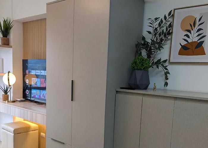 Discover April Opulence - A Luxurious Urban Oasis At It Park Aparthotel 3*